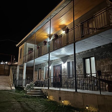 Hill House Hotel Stepantsminda Exterior photo